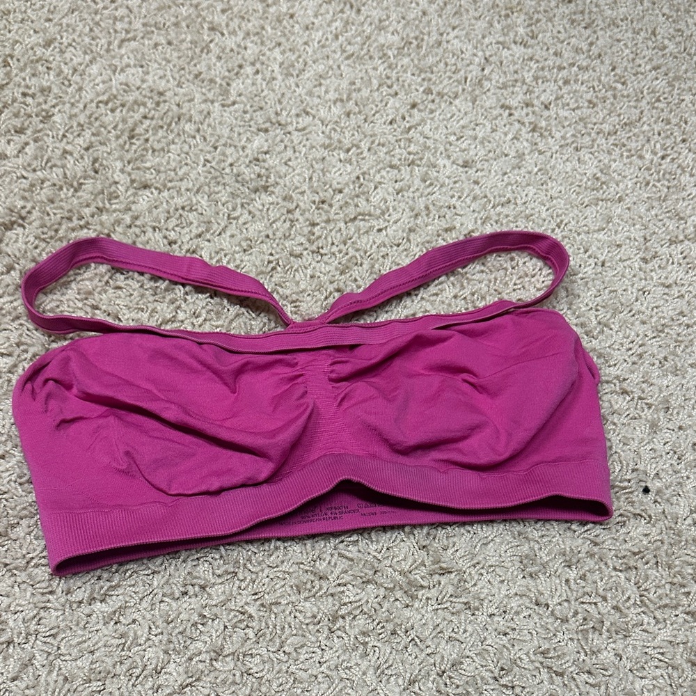 Seamless pink sports bra